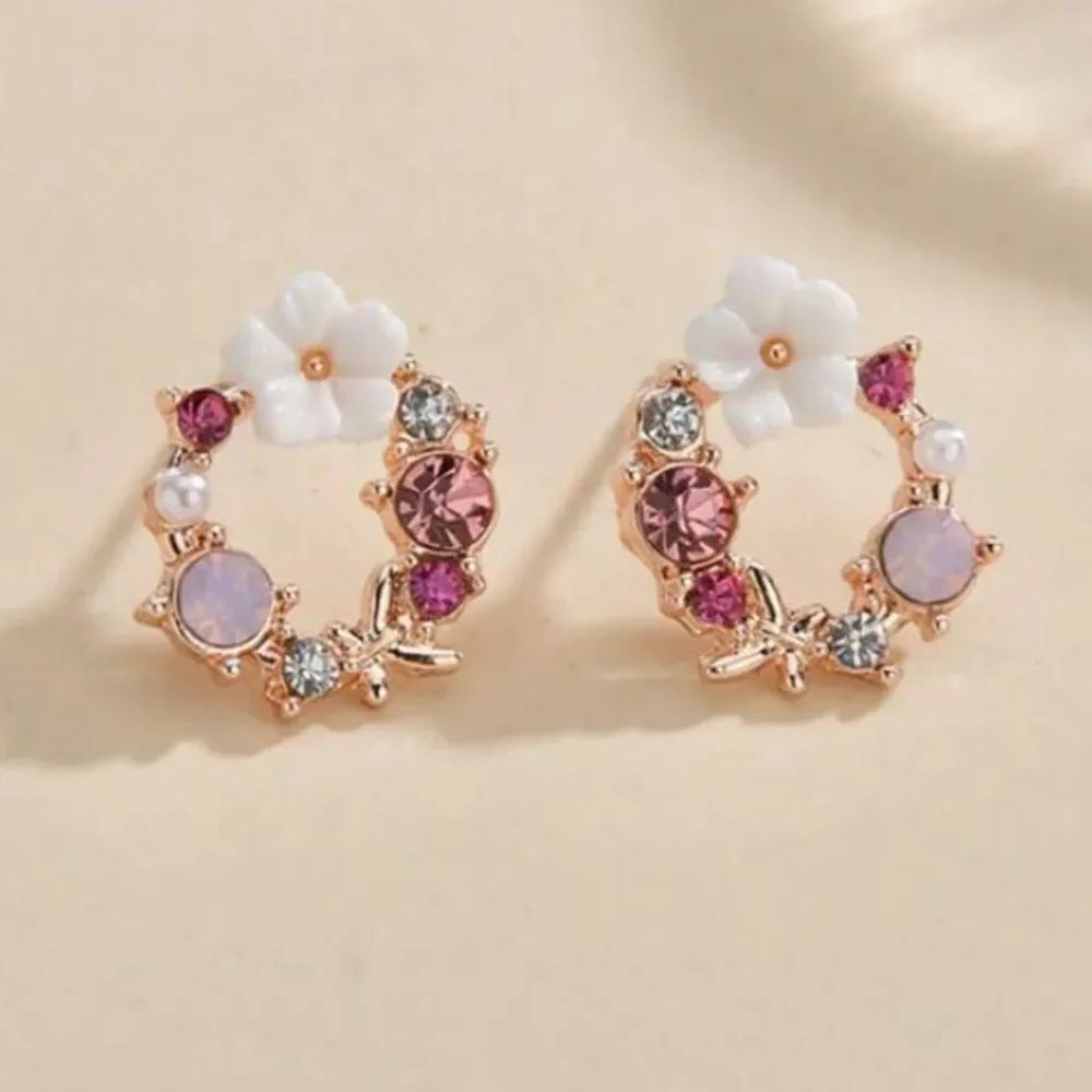 3for$20 NWT 1pair Party Sparkling Rhinestone Flower Basket Stud Earrings